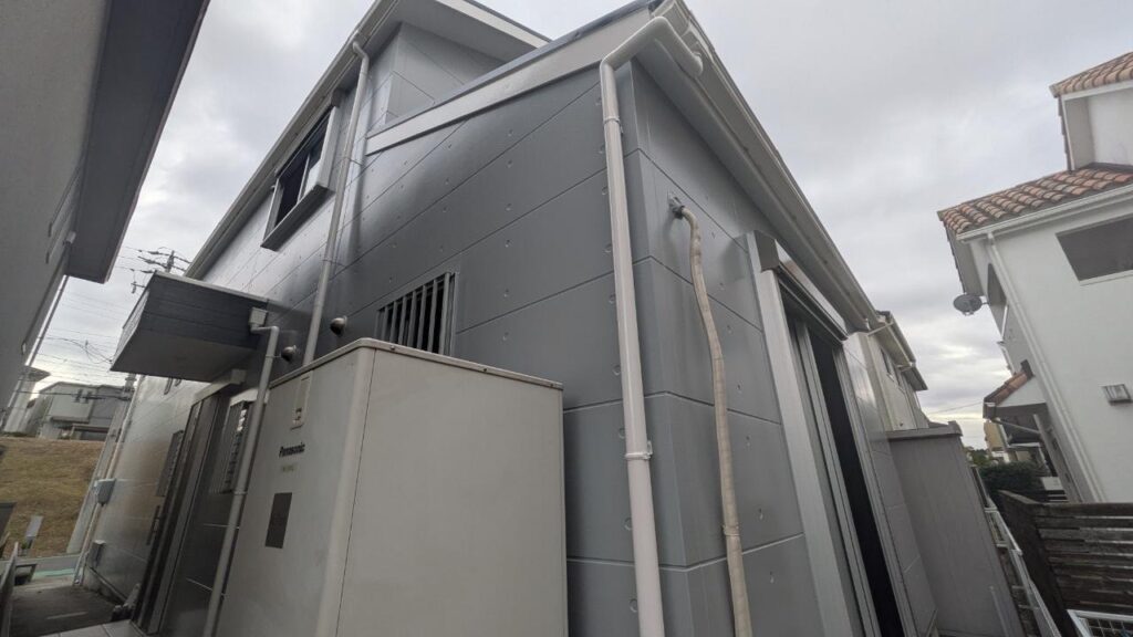 裏側の外壁、樋もバッチリな仕上がりとなりました。