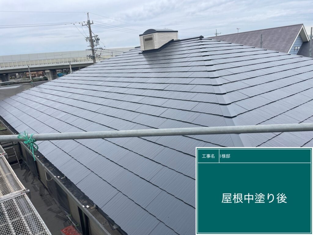 屋根中塗り後