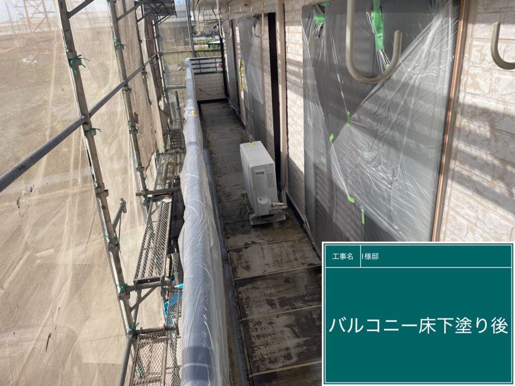 ベランダ床下塗り後